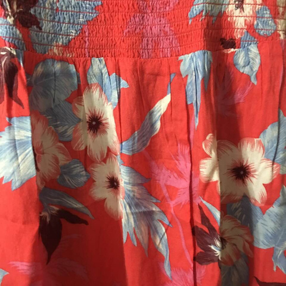 American Eagle Sundress with key hole back - Picture 2 of 4